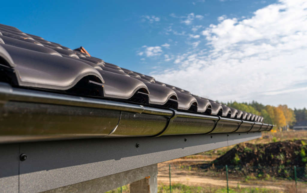Which is Better Vinyl or Aluminum Gutters