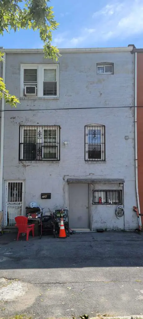 New Frame and Vinyl Siding Installation in the Bronx Project Shot 1