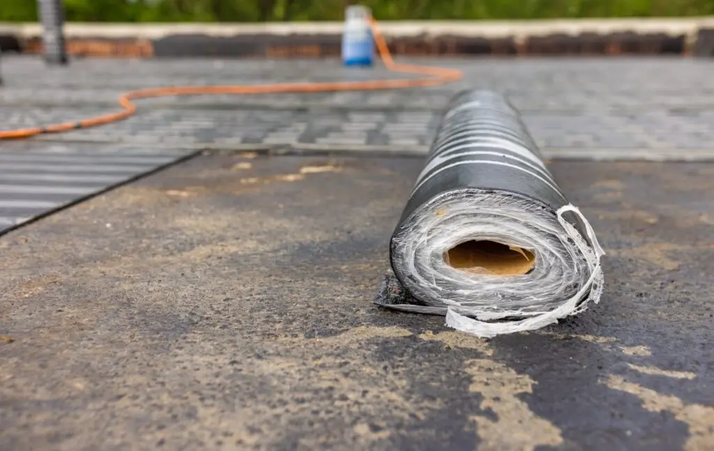 How Many Layers Should a Flat Roof Have?