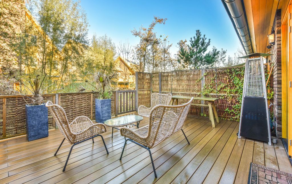 Elevate Your Outdoor Living Deck Design Trends for Modern Homes