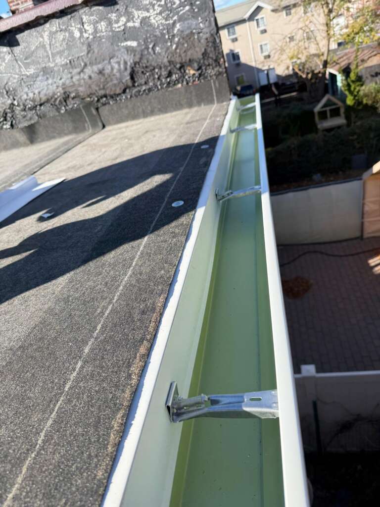 installing-insulation-flat-roof-bronx