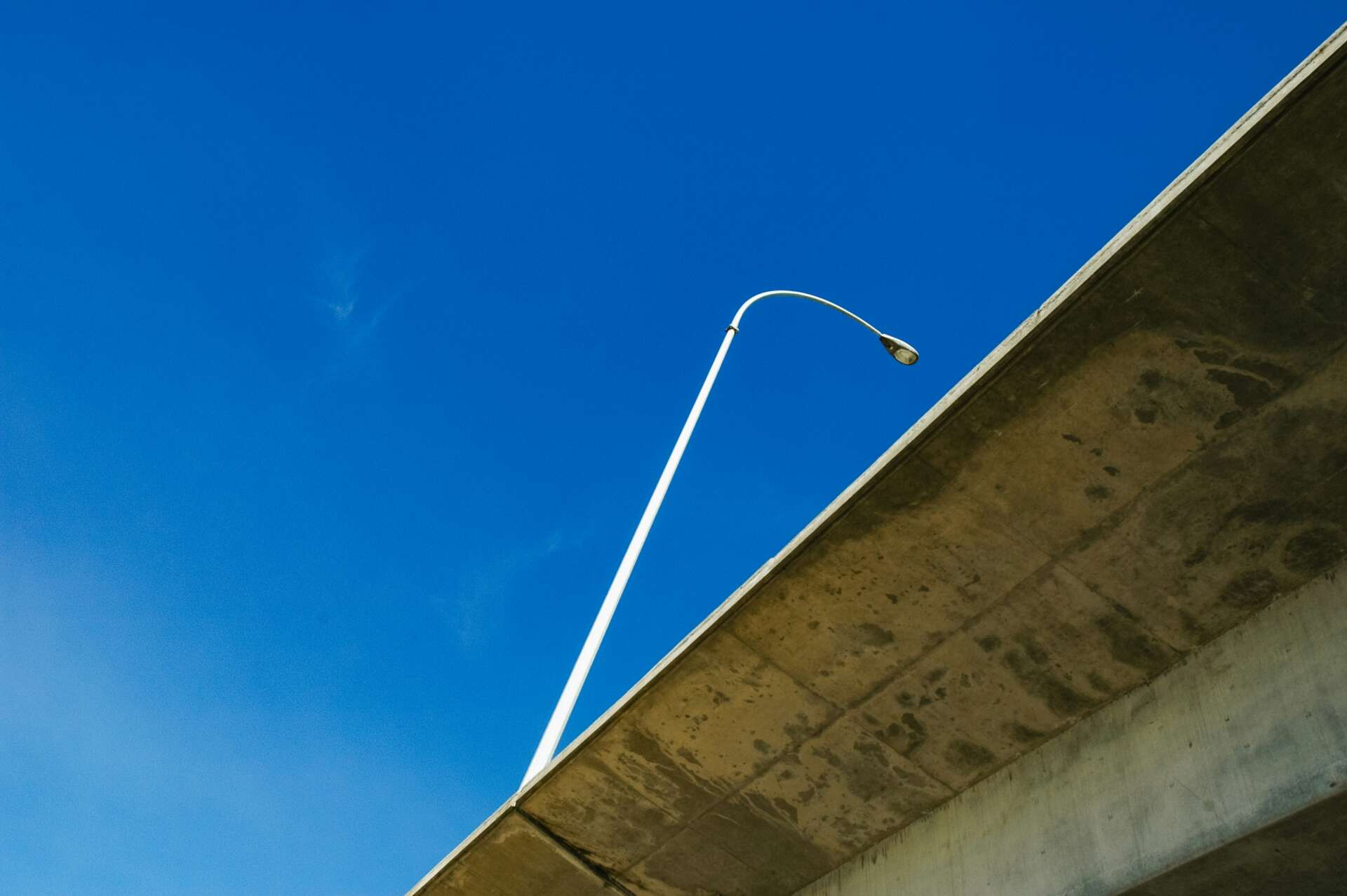 Cost breakdown for skylight repair services